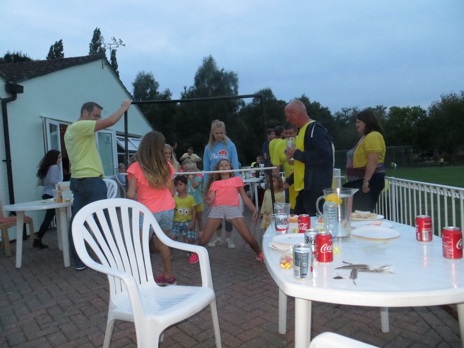 yellow_party_essex_air_ambulance_feering_2016-09-24 18-54-42